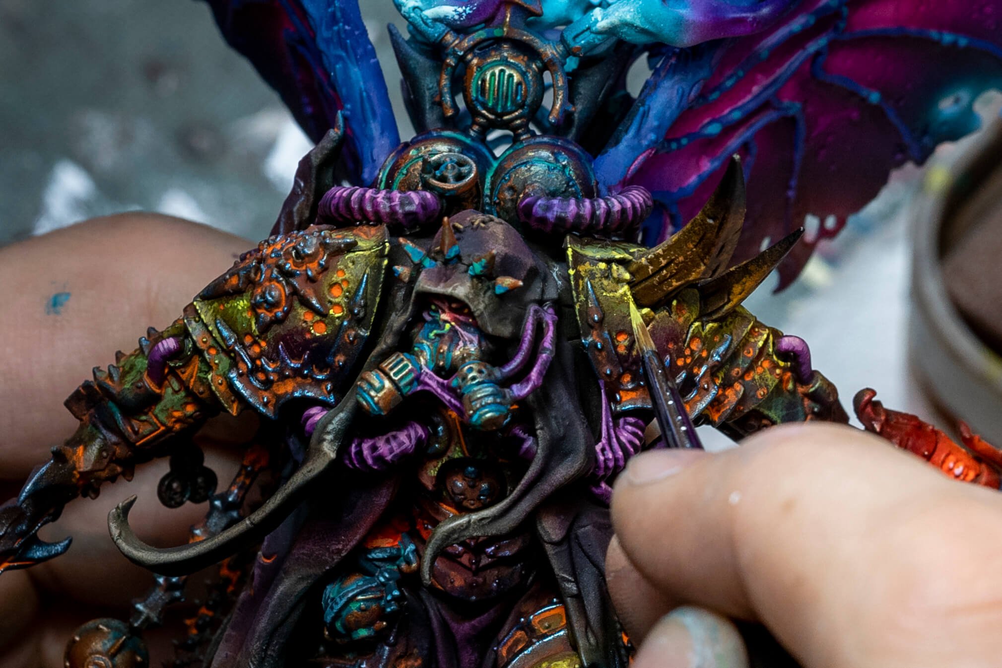 How to paint Warhammer miniatures: Final layers and details of the miniature